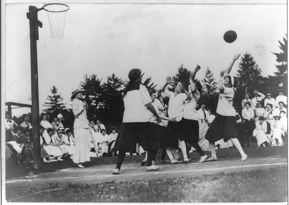 Title: 1913-1914 basketball game, no. 38, Vassar College, May 1913 Abstract/medium: 1 photographic print